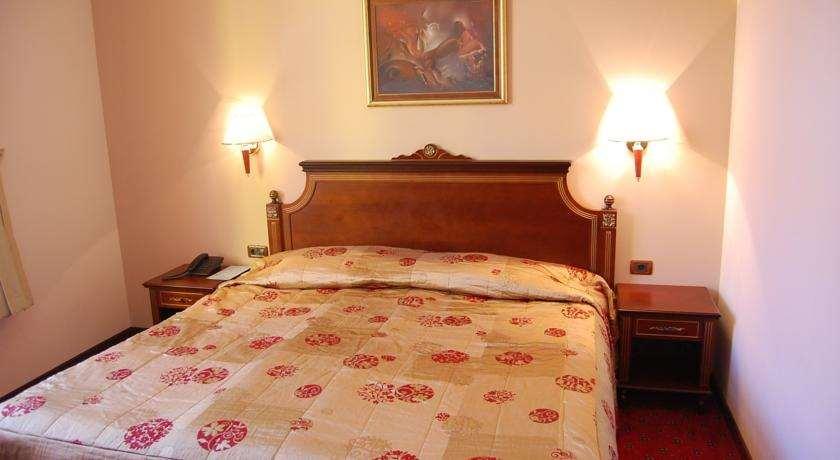 Hotel Millenium Bitola Quarto foto